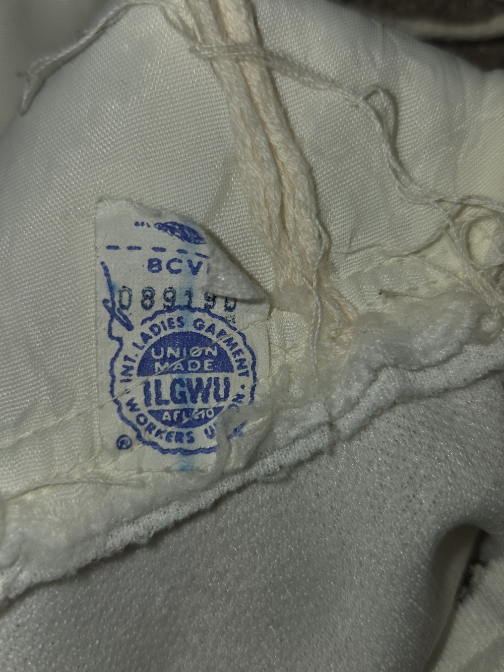Vintage 1970s/80s White Halter Maxi Dress | Open Back | ILGWU Union Made - Picture 9 of 11